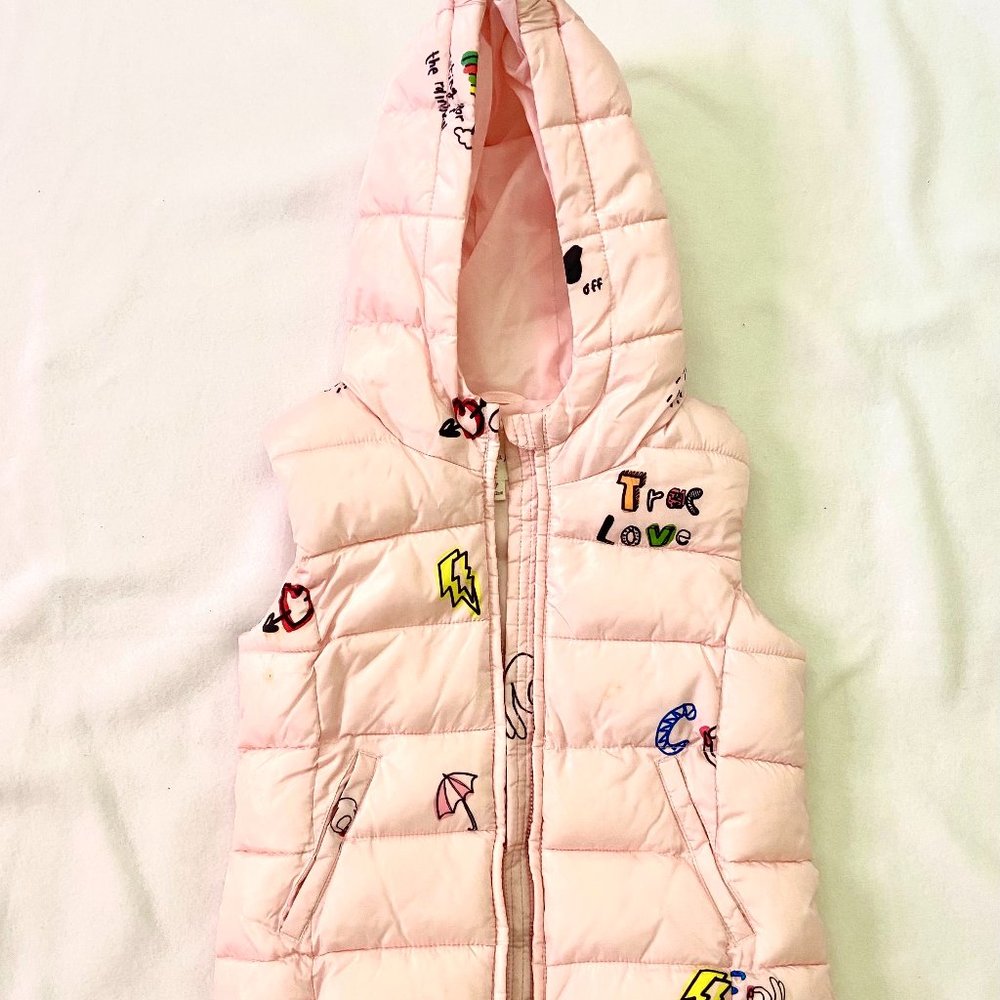 SFERA Cute Pinky 2 Pockets Hooded Sleeveless Puffed Jacket for Girls , size 6-7